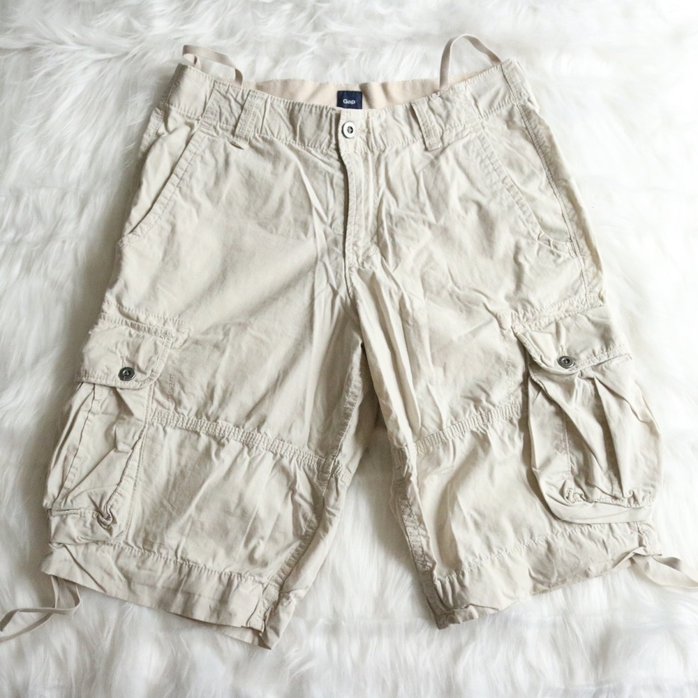 GAP Cream Cargo Shorts
